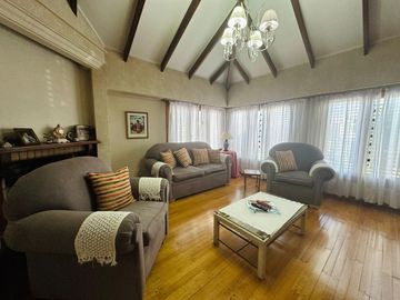 Casa en Av. Belgrano Sur 291 esquina M. Pampeanos