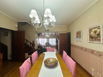 Casa en Av. Belgrano Sur 291 esquina M. Pampeanos