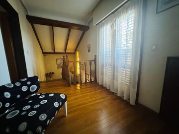 Casa en Av. Belgrano Sur 291 esquina M. Pampeanos