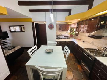 Casa en Av. Belgrano Sur 291 esquina M. Pampeanos