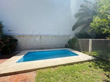 Casa en Av. Belgrano Sur 291 esquina M. Pampeanos