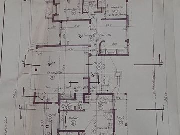Casa en Av. Belgrano Sur 291 esquina M. Pampeanos