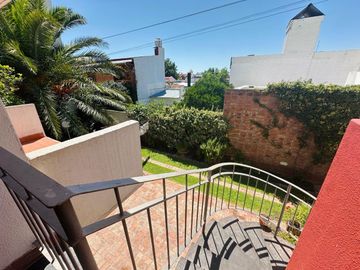 Casa en Av. Belgrano Sur 291 esquina M. Pampeanos