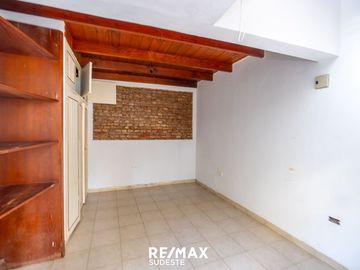VENTA CASA CARONTI 700 ESPECTACULAR UBICACIÓN