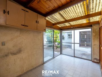 VENTA CASA CARONTI 700 ESPECTACULAR UBICACIÓN