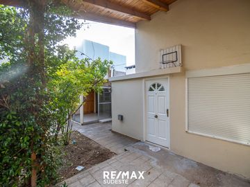 VENTA CASA CARONTI 700 ESPECTACULAR UBICACIÓN