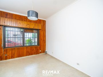 VENTA CASA CARONTI 700 ESPECTACULAR UBICACIÓN