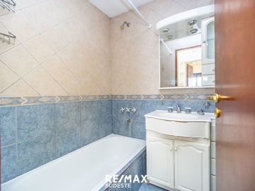 VENTA CASA CARONTI 700 ESPECTACULAR UBICACIÓN