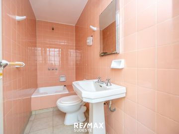 VENTA CASA CARONTI 700 ESPECTACULAR UBICACIÓN