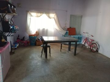 VENTA AMPLIA CASA BARRIO 25 DE MAYO RODEO DEL MEDI