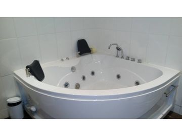 SE VENDE HERMOSA CASA EN VILLA EL MARAY