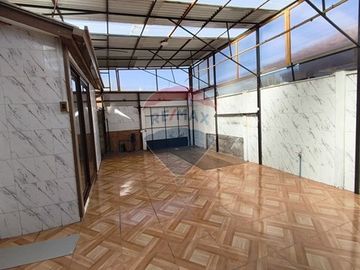 SE VENDE CASA AMPLIA E ILUMINADA
