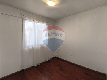 SE VENDE CASA AMPLIA E ILUMINADA