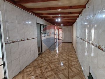 SE VENDE CASA AMPLIA E ILUMINADA