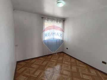 SE VENDE CASA AMPLIA E ILUMINADA