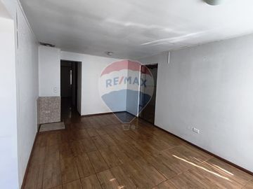 SE VENDE CASA AMPLIA E ILUMINADA