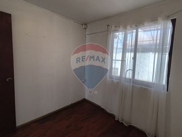 SE VENDE CASA AMPLIA E ILUMINADA