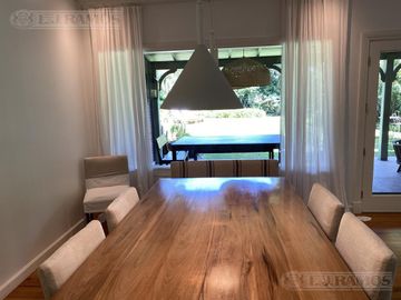 MUY LINDA CASA EN VENTA EN LOMAS DE SAN ISIDRO, EXCELENTE ENTORNO
