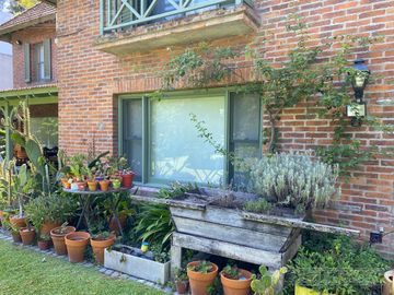 MUY LINDA CASA EN VENTA EN LOMAS DE SAN ISIDRO, EXCELENTE ENTORNO