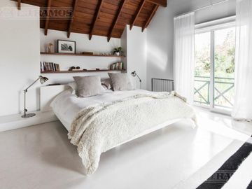 MUY LINDA CASA EN VENTA EN LOMAS DE SAN ISIDRO, EXCELENTE ENTORNO