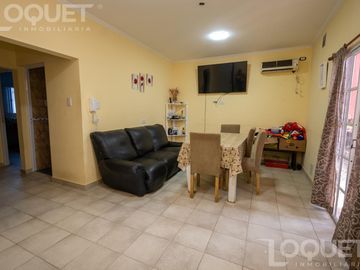 Departamento, galpón y local comercial en zona comercial