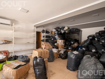 Departamento, galpón y local comercial en zona comercial