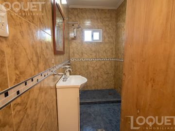 Departamento, galpón y local comercial en zona comercial