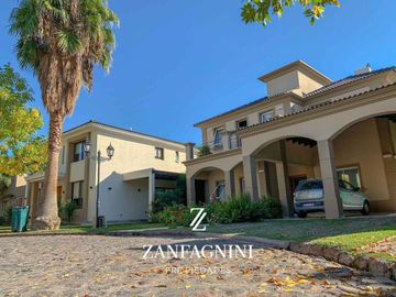 VENTA. ESPECTACULAR Casa en Barrio del PILAR - Guaymallen