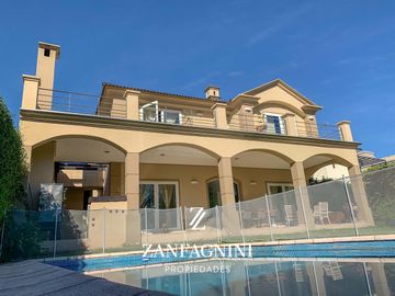 VENTA. ESPECTACULAR Casa en Barrio del PILAR - Guaymallen