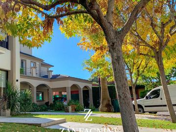 VENTA. ESPECTACULAR Casa en Barrio del PILAR - Guaymallen