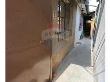 AMPLIO TERRENO CON 3 CASAS, METRO LOS QUILLAYES