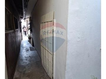 AMPLIO TERRENO CON 3 CASAS, METRO LOS QUILLAYES