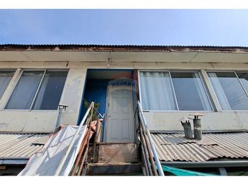AMPLIO TERRENO CON 3 CASAS, METRO LOS QUILLAYES