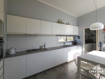Venta Casa 4 dormitorios Puerto Roldán