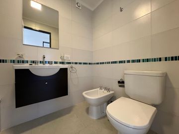 Condarco 134, Wilde ¡Semipiso de 4 ambientes con dos baños en Venta!