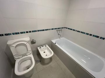 Condarco 134, Wilde ¡Semipiso de 4 ambientes con dos baños en Venta!
