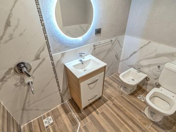 Venta departamento 3 ambientes en dúplex con terraza y parrilla en Parque Avellaneda