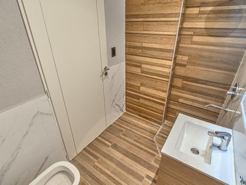 Venta departamento 3 ambientes en dúplex con terraza y parrilla en Parque Avellaneda