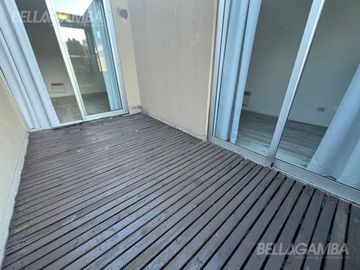 Departamento en 3 ambientes con balcón terraza.