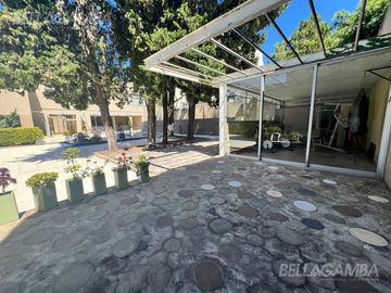 Departamento en 3 ambientes con balcón terraza.