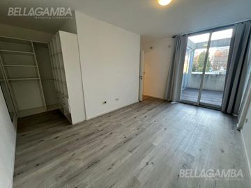 Departamento en 3 ambientes con balcón terraza.