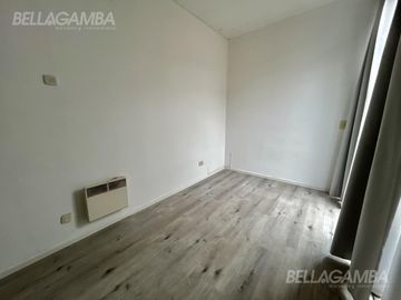 Departamento en 3 ambientes con balcón terraza.