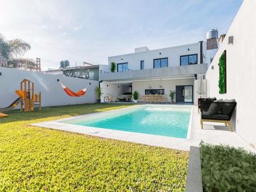 En Venta | APTA CREDITO | Oportunidad - Hermosa Propiedad a Estrenar en Moreno Sur con 3 Dormitorios, Pileta, Parque, Parrilla y 2 Cocheras