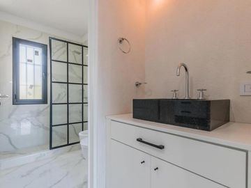 En Venta | APTA CREDITO | Oportunidad - Hermosa Propiedad a Estrenar en Moreno Sur con 3 Dormitorios, Pileta, Parque, Parrilla y 2 Cocheras