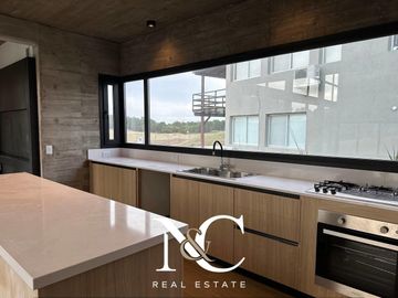 Casa en venta en Costa Esmeralda fondo libre