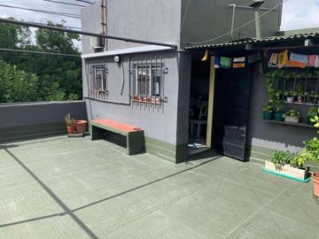Departamento Tipo Casa en Venta en Lanus Este