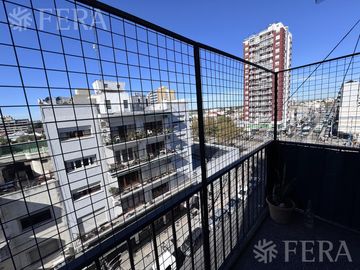 Venta departamento 4 ambientes con balcón en Wilde