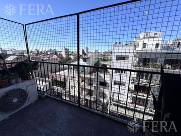 Venta departamento 4 ambientes con balcón en Wilde