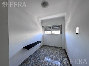 Venta departamento 4 ambientes con balcón en Wilde