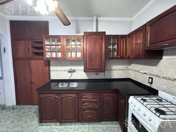 Venta departamento 4 ambientes con balcón en Wilde